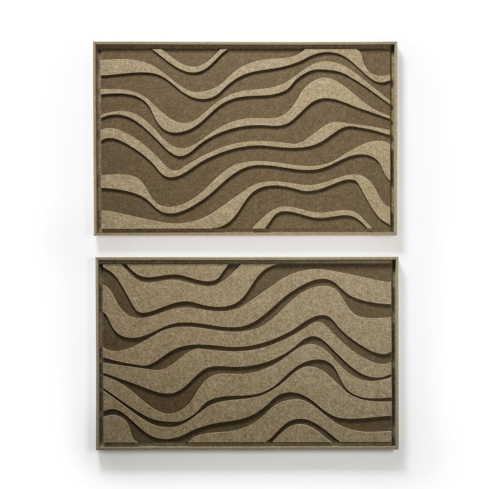Oasis Olive Mist, Panels above one another